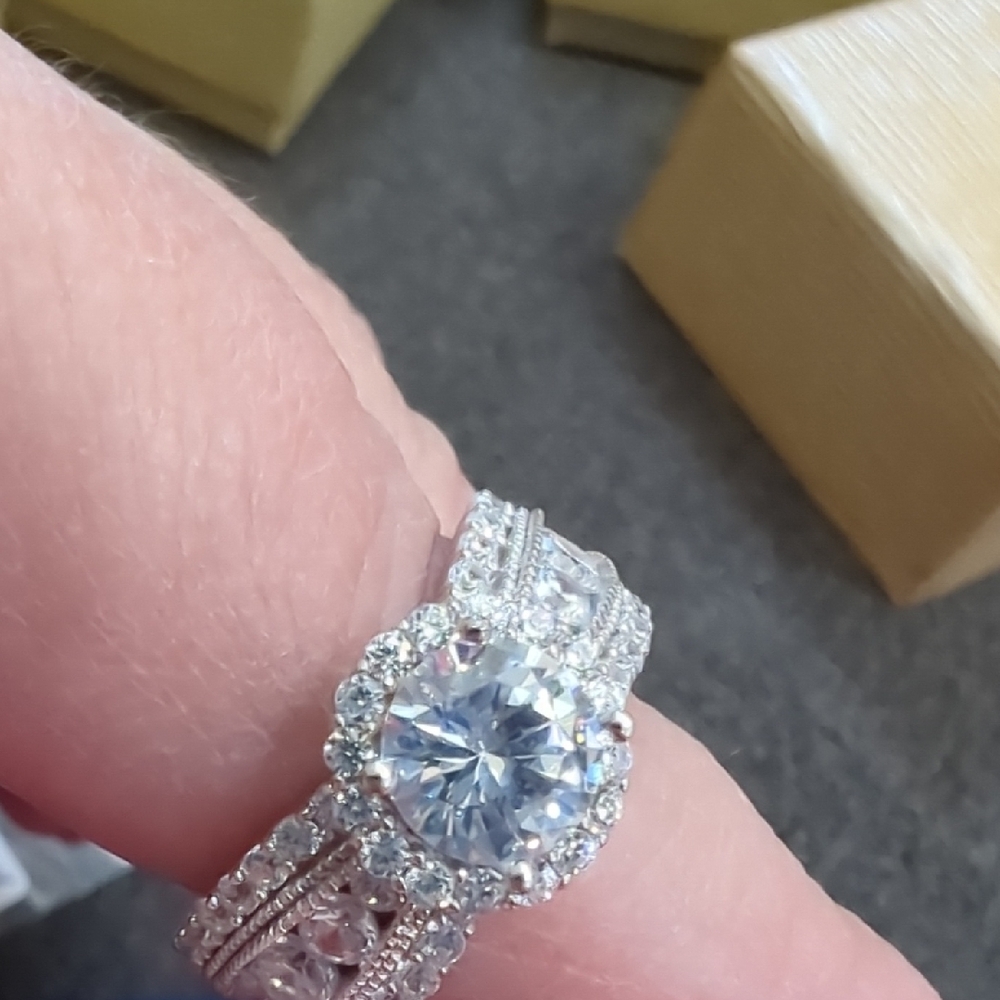 JTV Silver and White Ring with Intricate Design - Picture 5 of 5